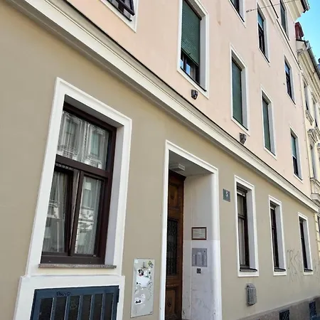 Urban Apartment, Augarten, Zentrum Apartman *